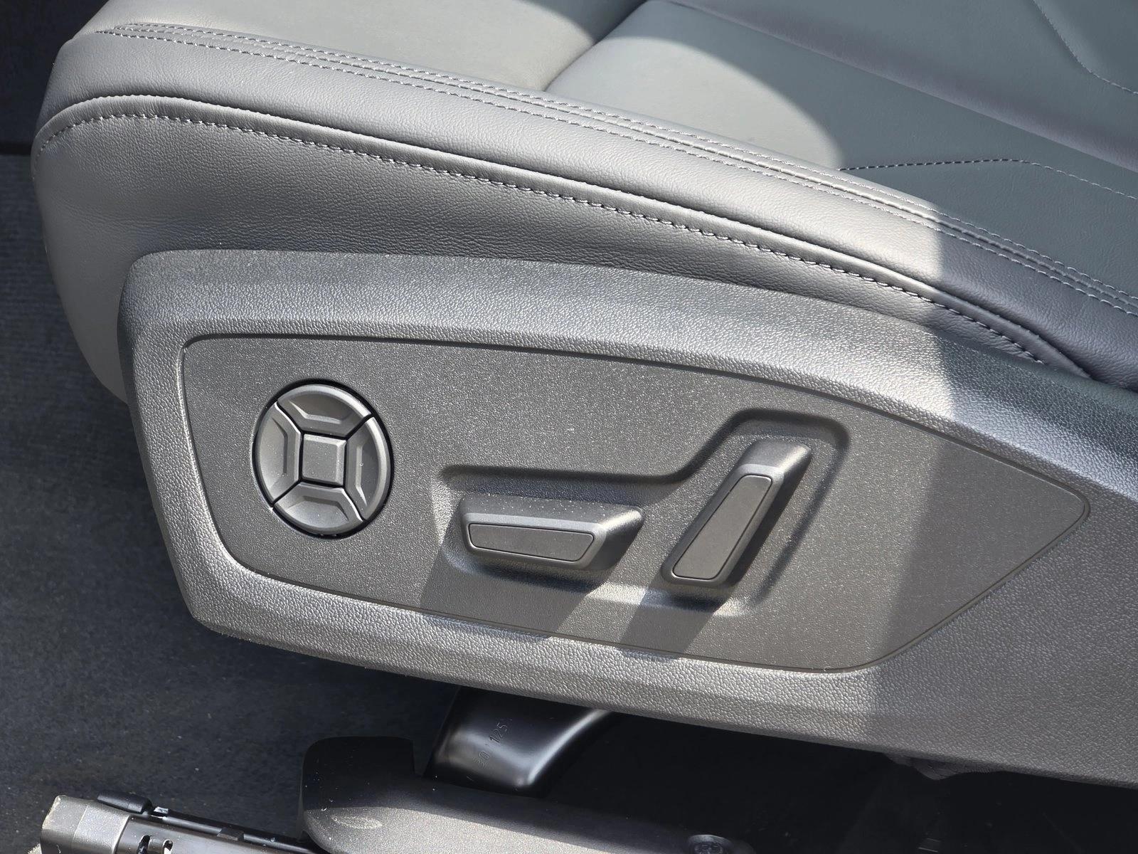 Thumbnail: 2025 Audi Q3 - 4