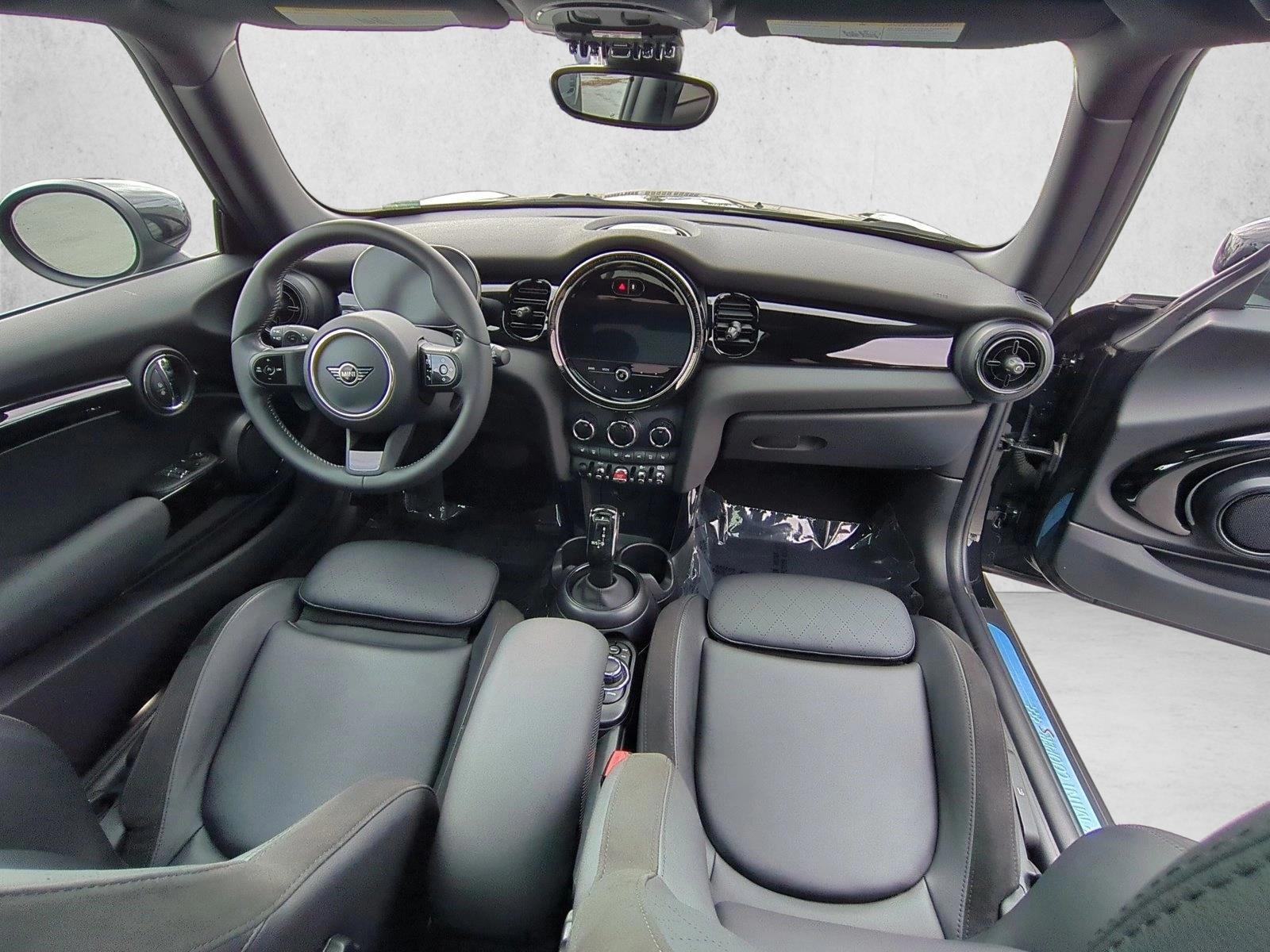 Thumbnail: 2024 MINI Cooper Hardtop - 3