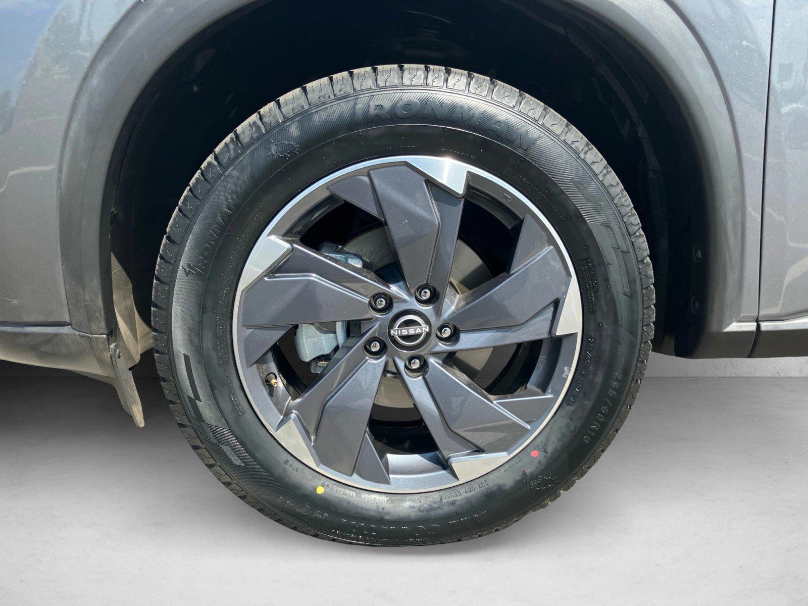 2025 Nissan Rogue SV - Photo 22