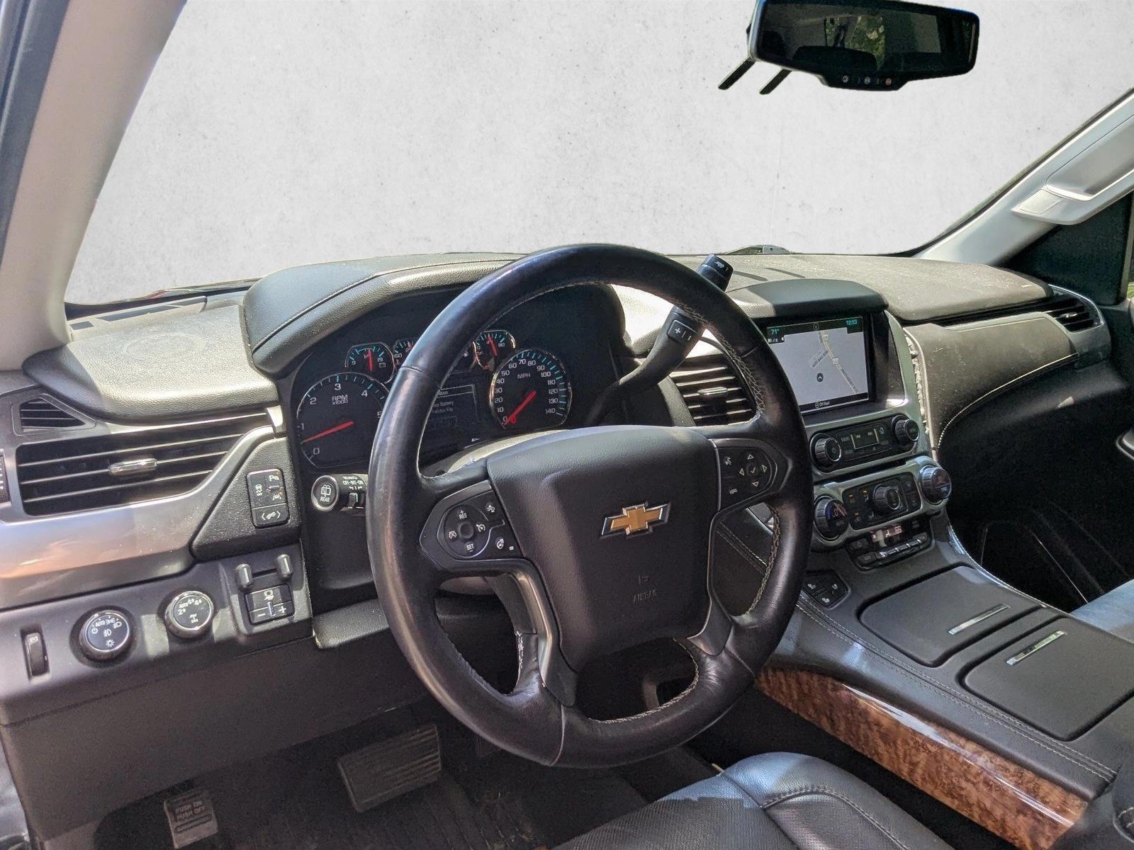 Thumbnail: 2019 Chevrolet Suburban - 3