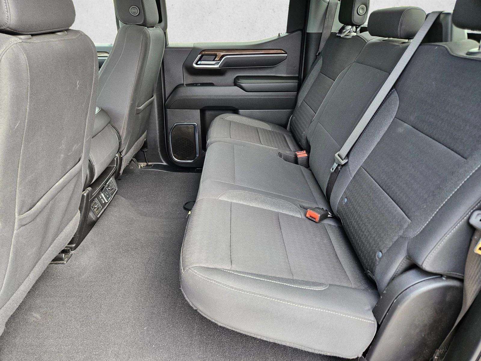2025 Chevrolet Silverado 1500 LT - Photo 17