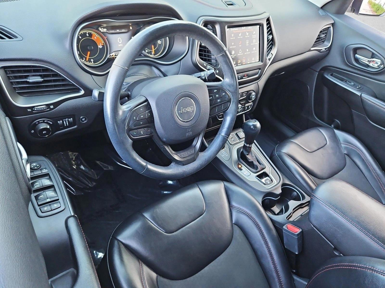 Thumbnail: 2019 Jeep Cherokee - 3