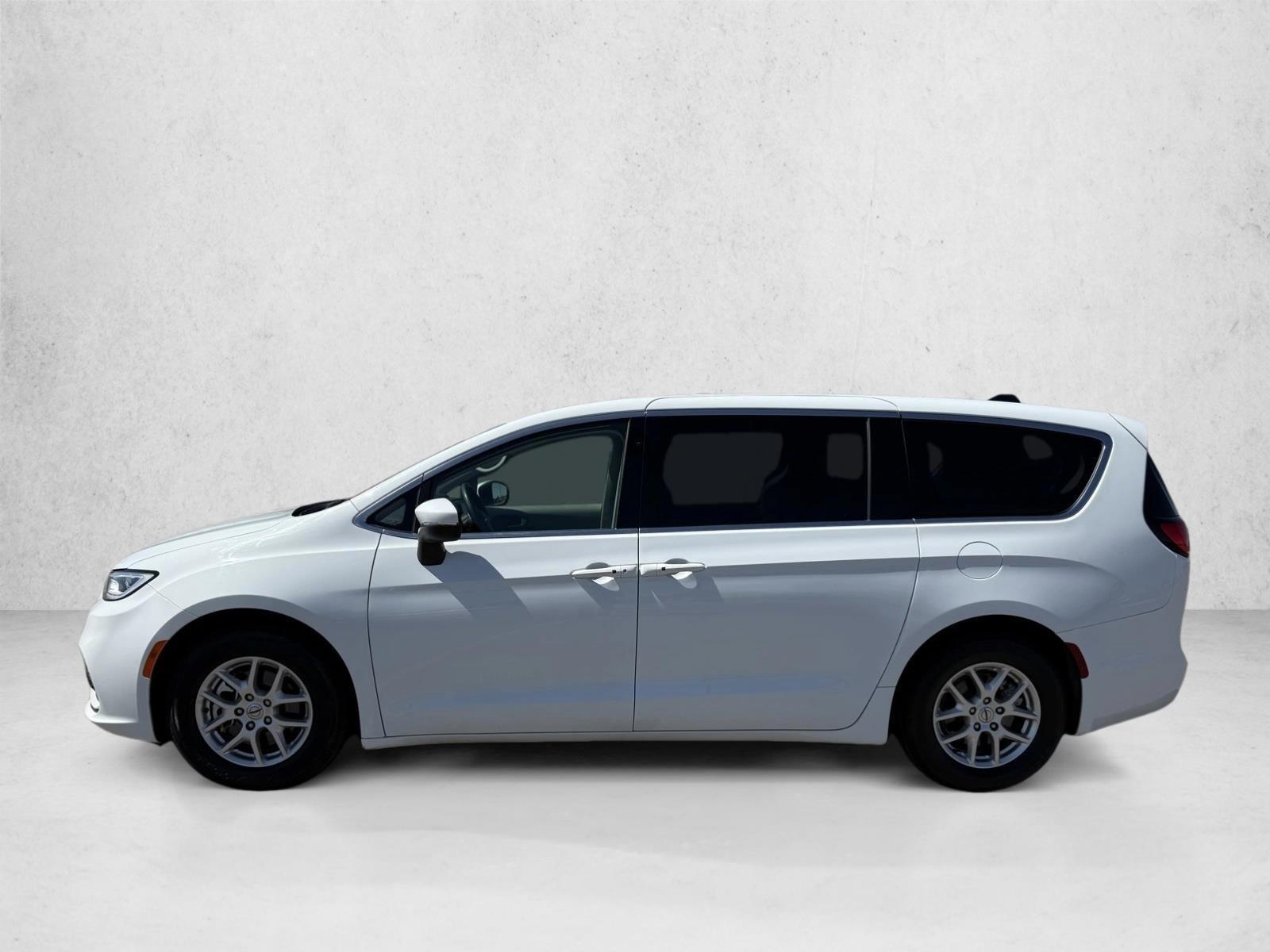 Thumbnail: 2023 Chrysler Pacifica - 2