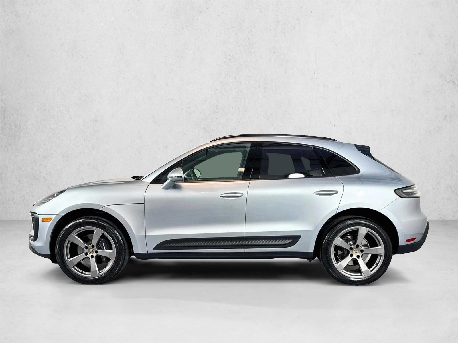 Thumbnail: 2025 Porsche Macan - 2