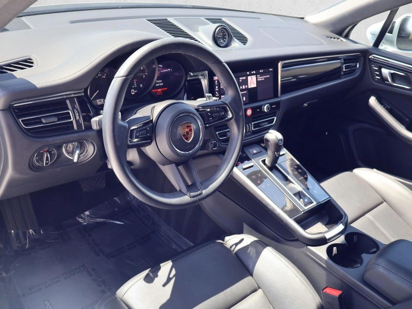 Thumbnail: 2026 Porsche Macan - 3