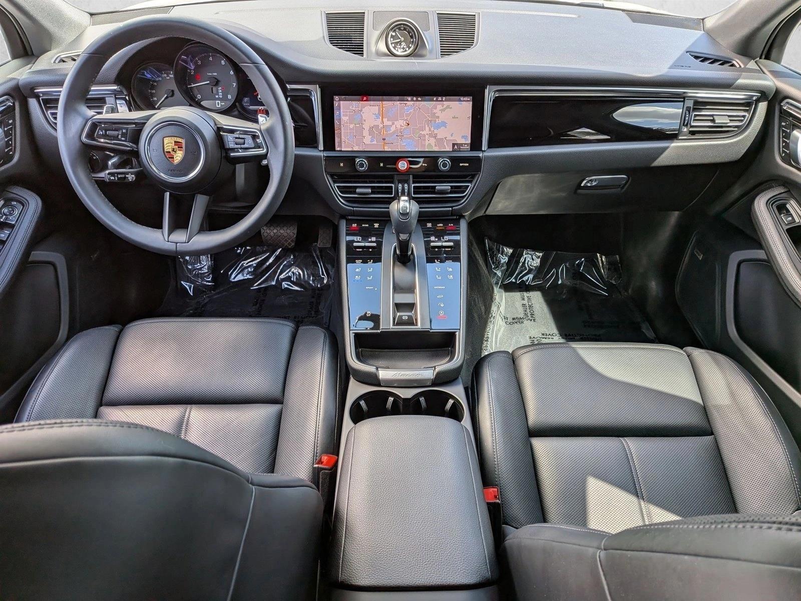 Thumbnail: 2025 Porsche Macan - 5