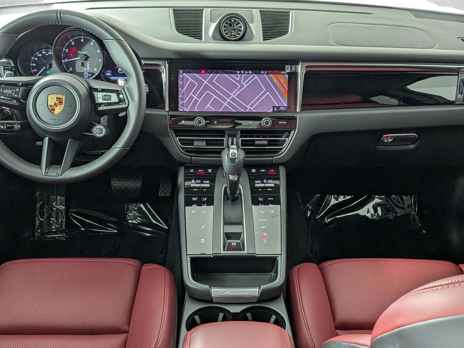 Thumbnail: 2026 Porsche Macan - 4