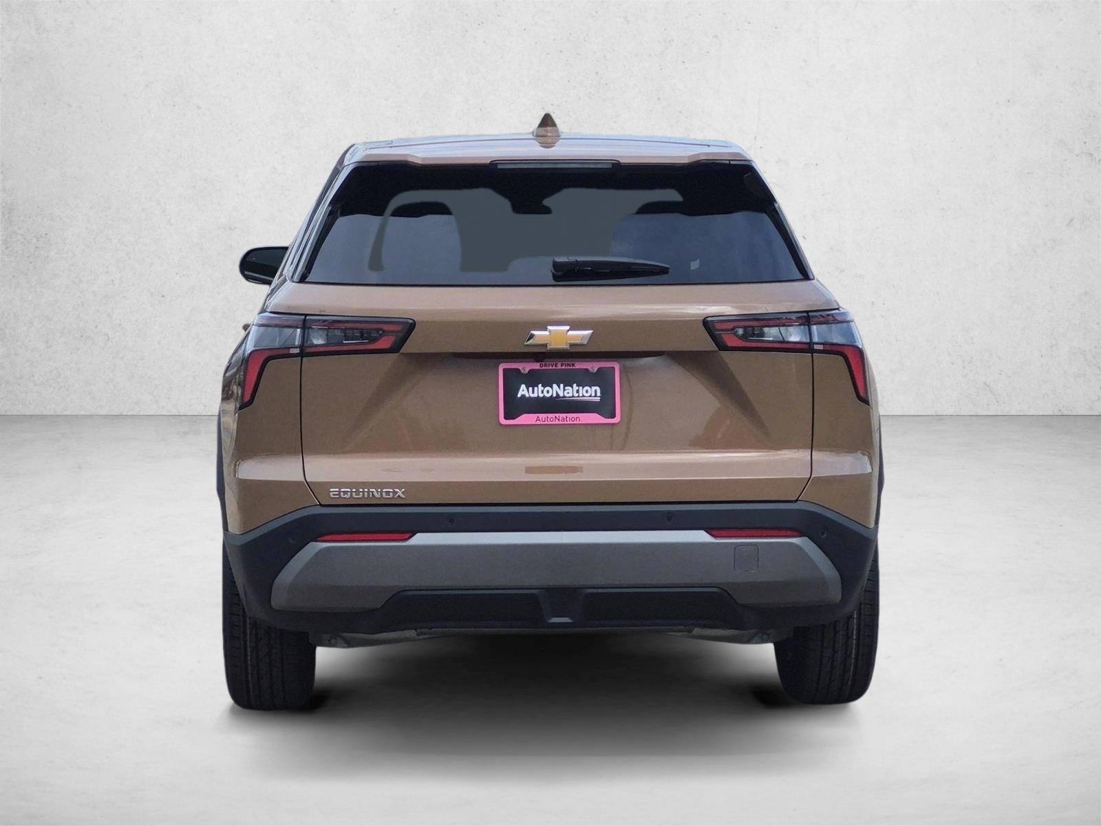 2027 Chevrolet Equinox LT - Photo 8