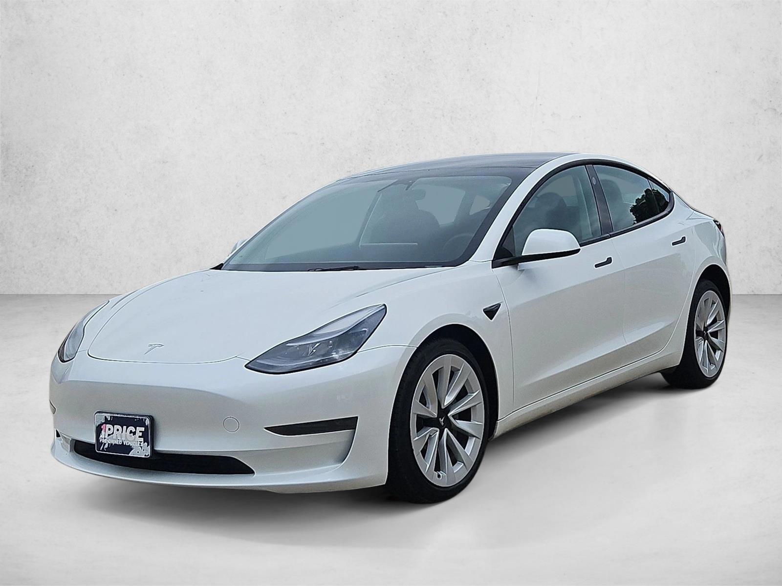 Thumbnail: 2023 Tesla Model 3 - 1