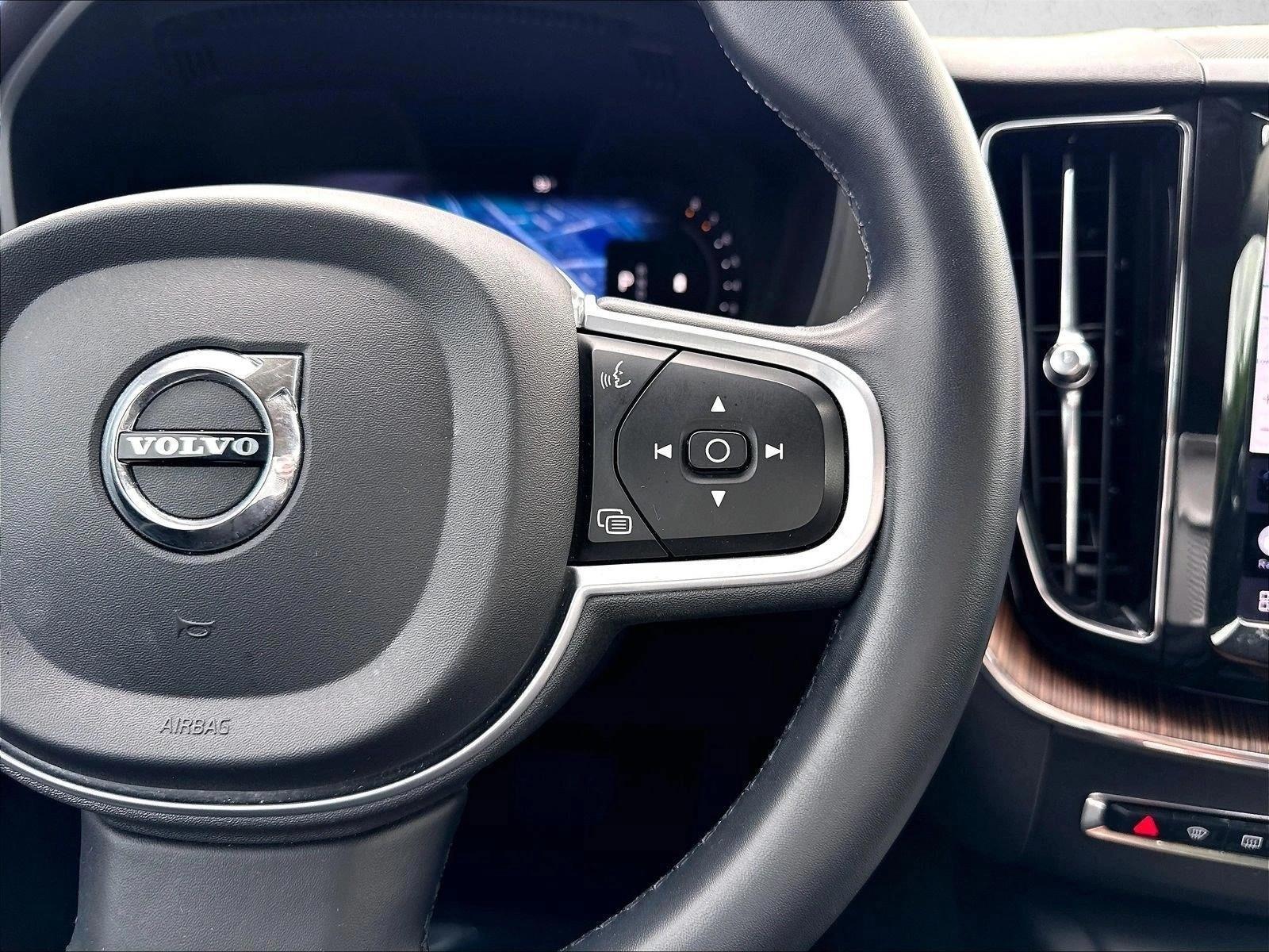 2022 Volvo XC60 Momentum - Photo 21
