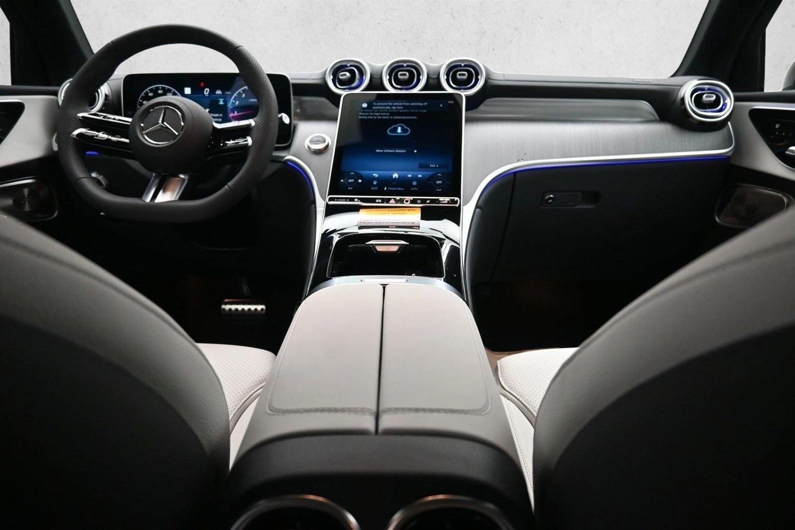 Thumbnail: 2027 Mercedes-Benz GLC - 3