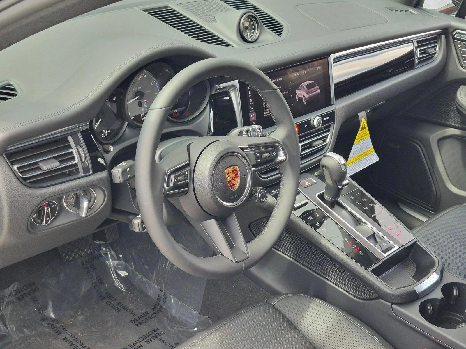 Thumbnail: 2026 Porsche Macan - 3