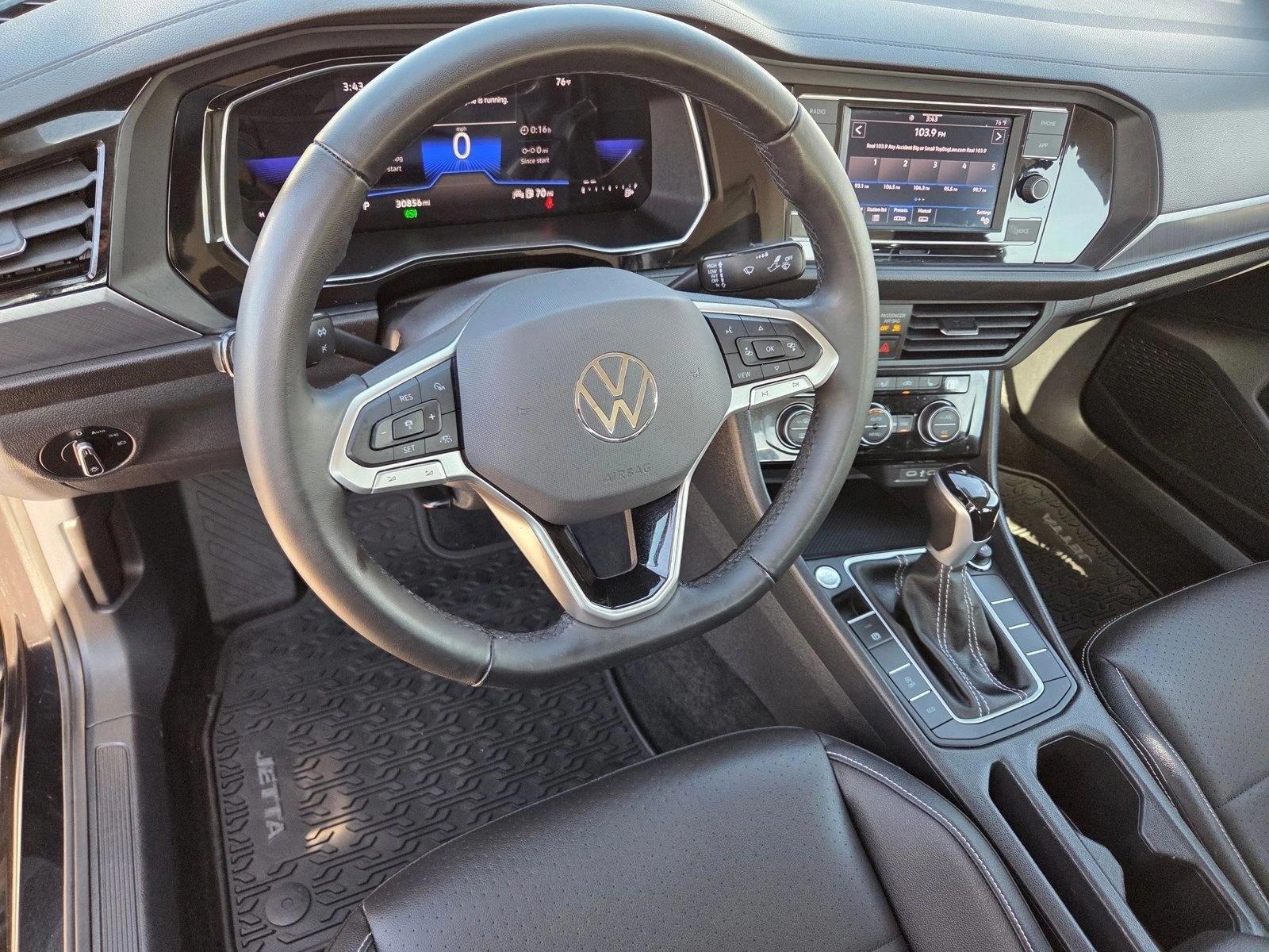 Thumbnail: 2023 Volkswagen Jetta - 3