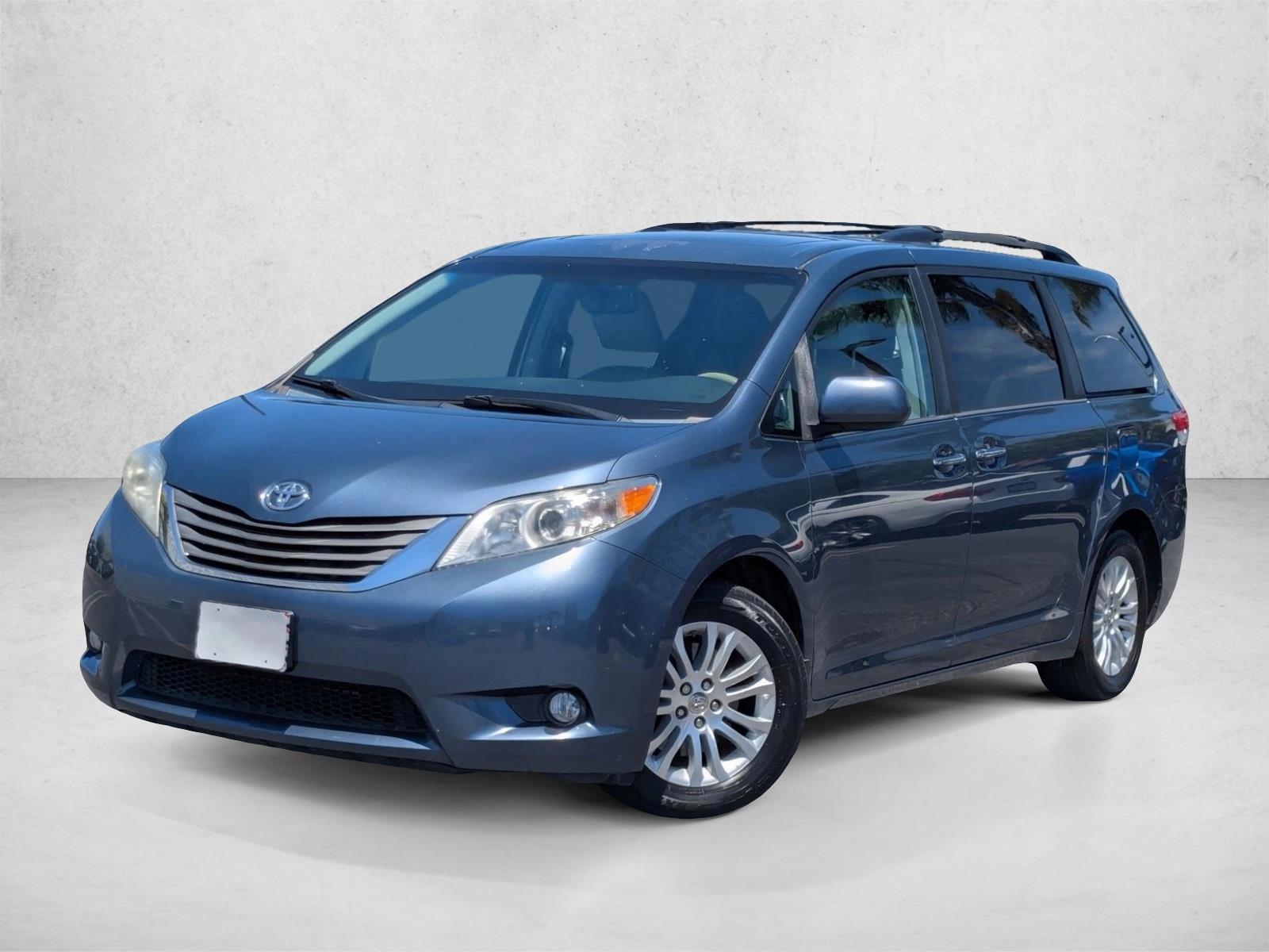 Thumbnail: 2014 Toyota Sienna - 1