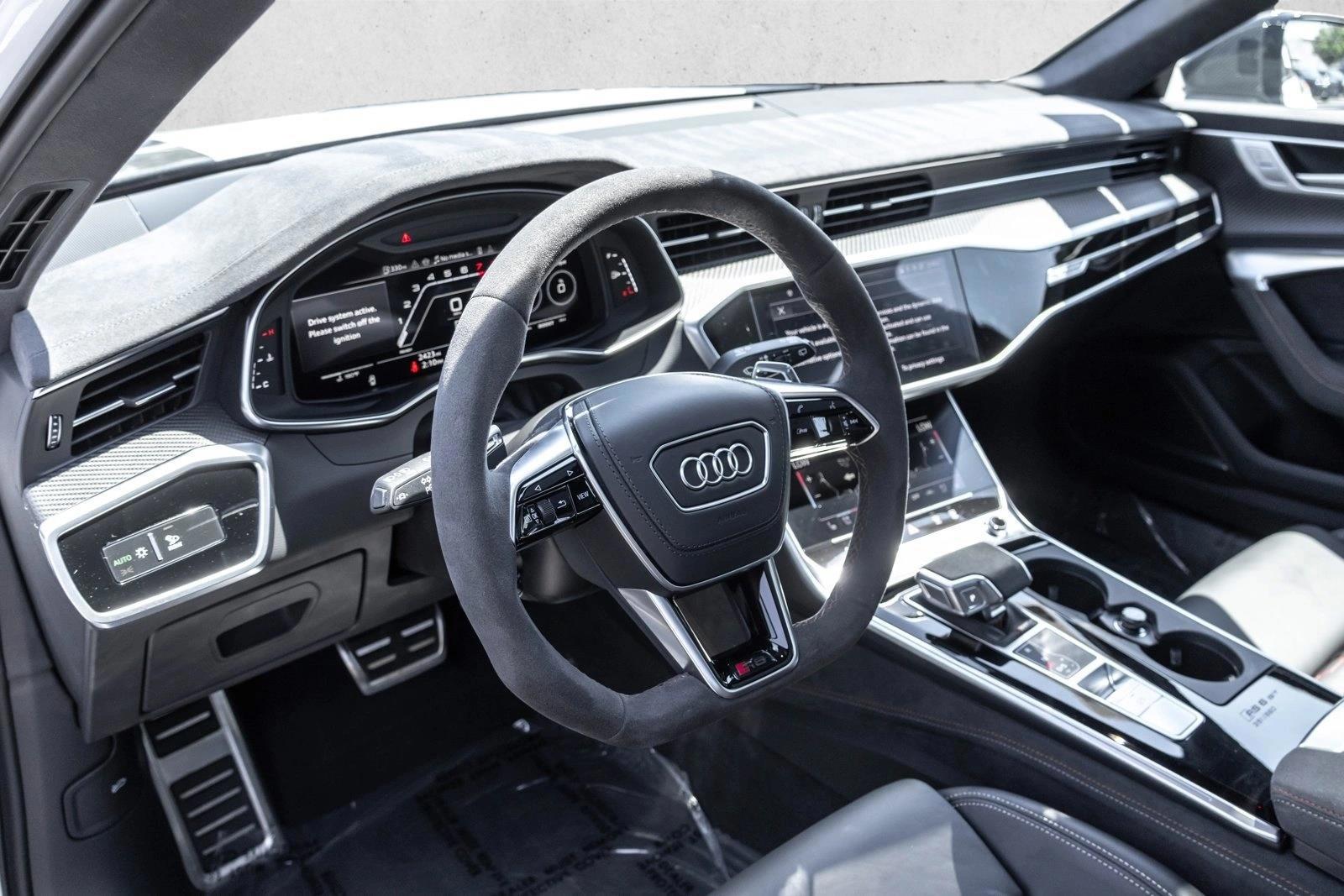 Thumbnail: 2025 Audi RS 6 - 3