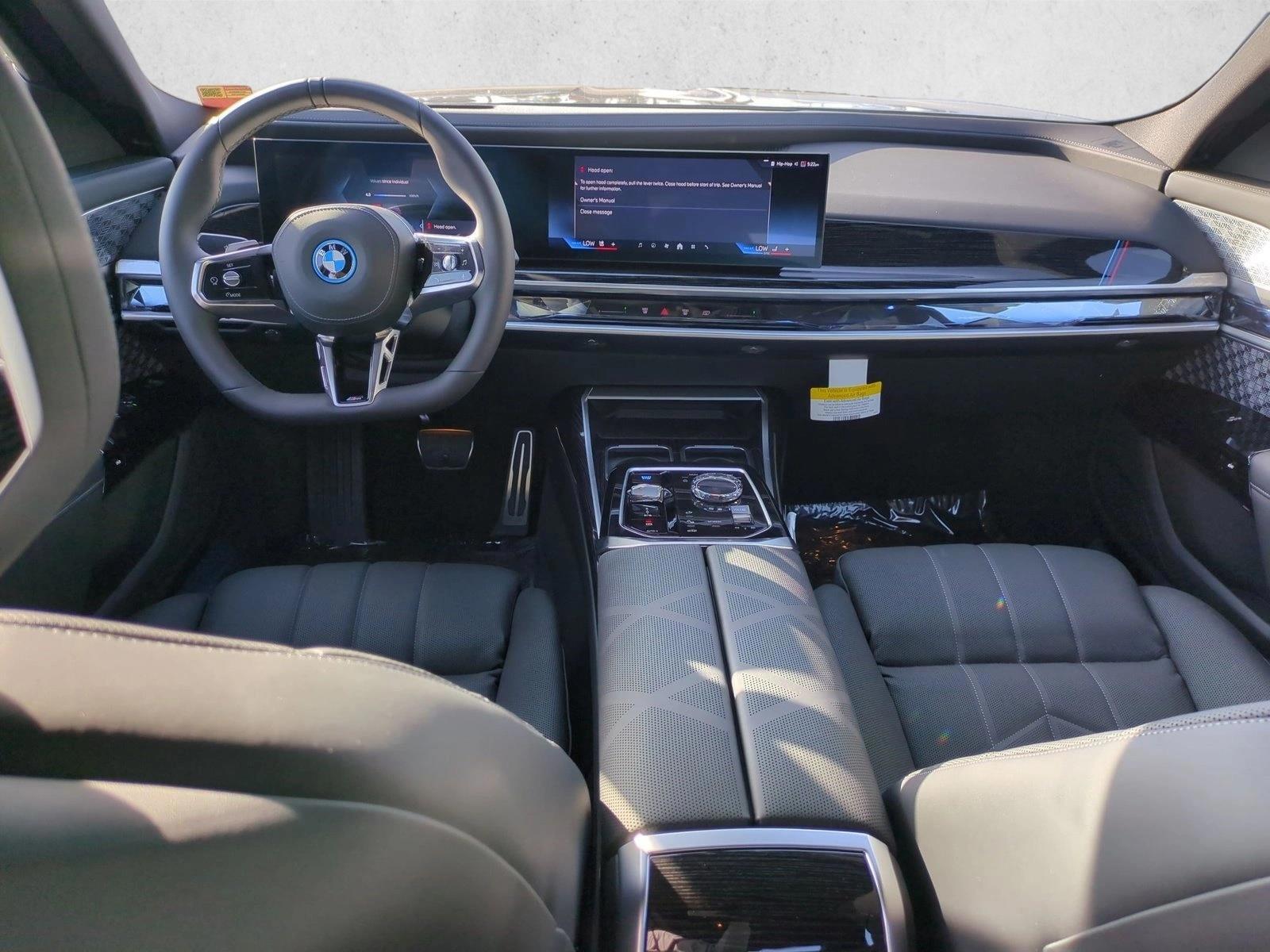 Thumbnail: 2025 BMW i7 - 4