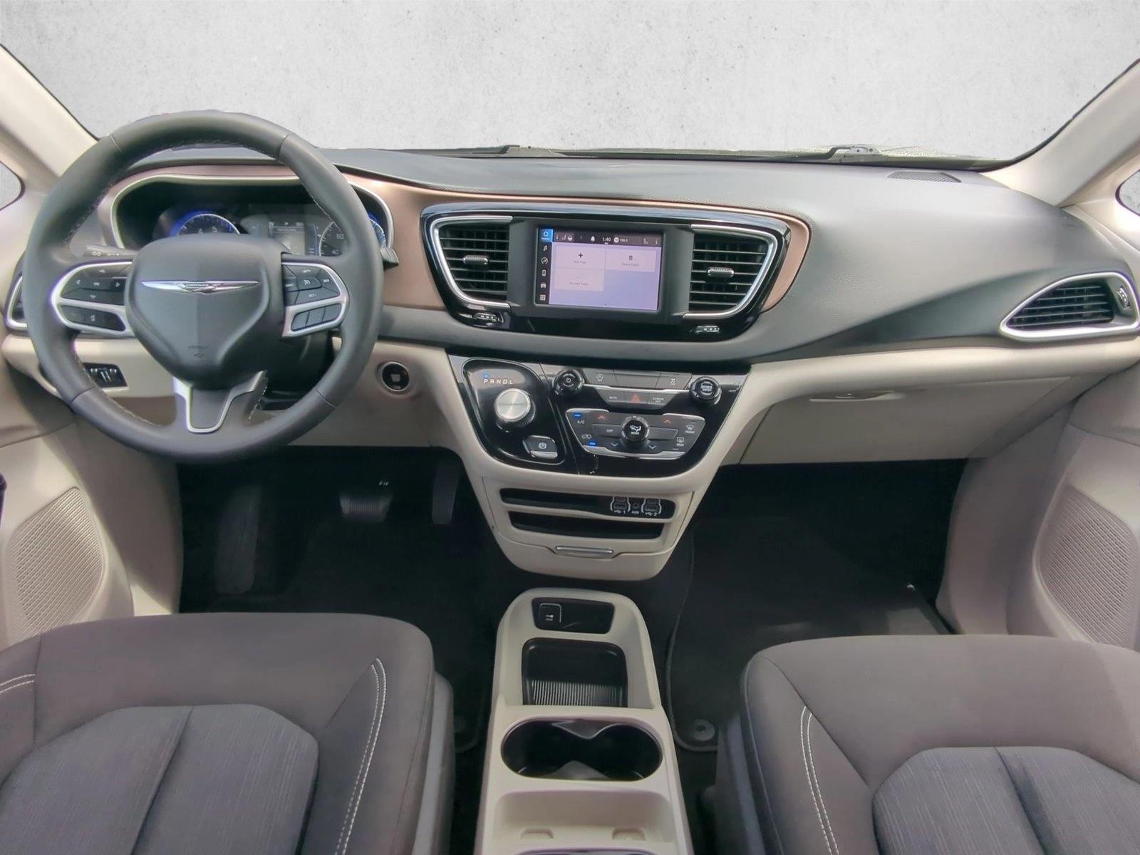 Thumbnail: 2023 Chrysler Voyager - 3