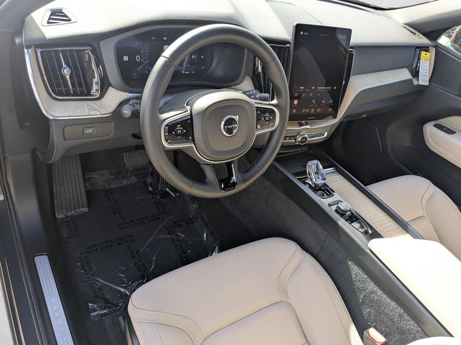 Thumbnail: 2026 Volvo XC60 - 3