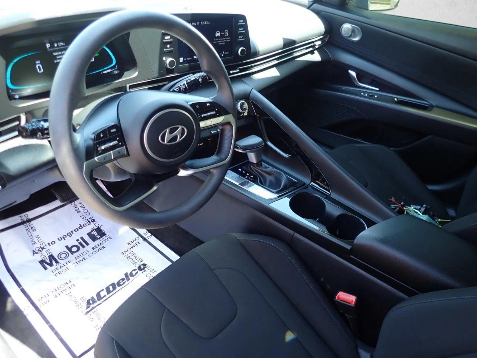 Thumbnail: 2025 Hyundai Elantra - 3
