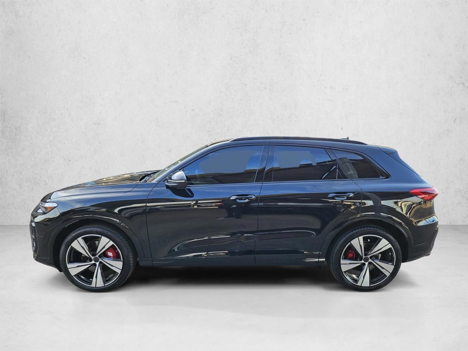 Thumbnail: 2026 Audi SQ5 - 2