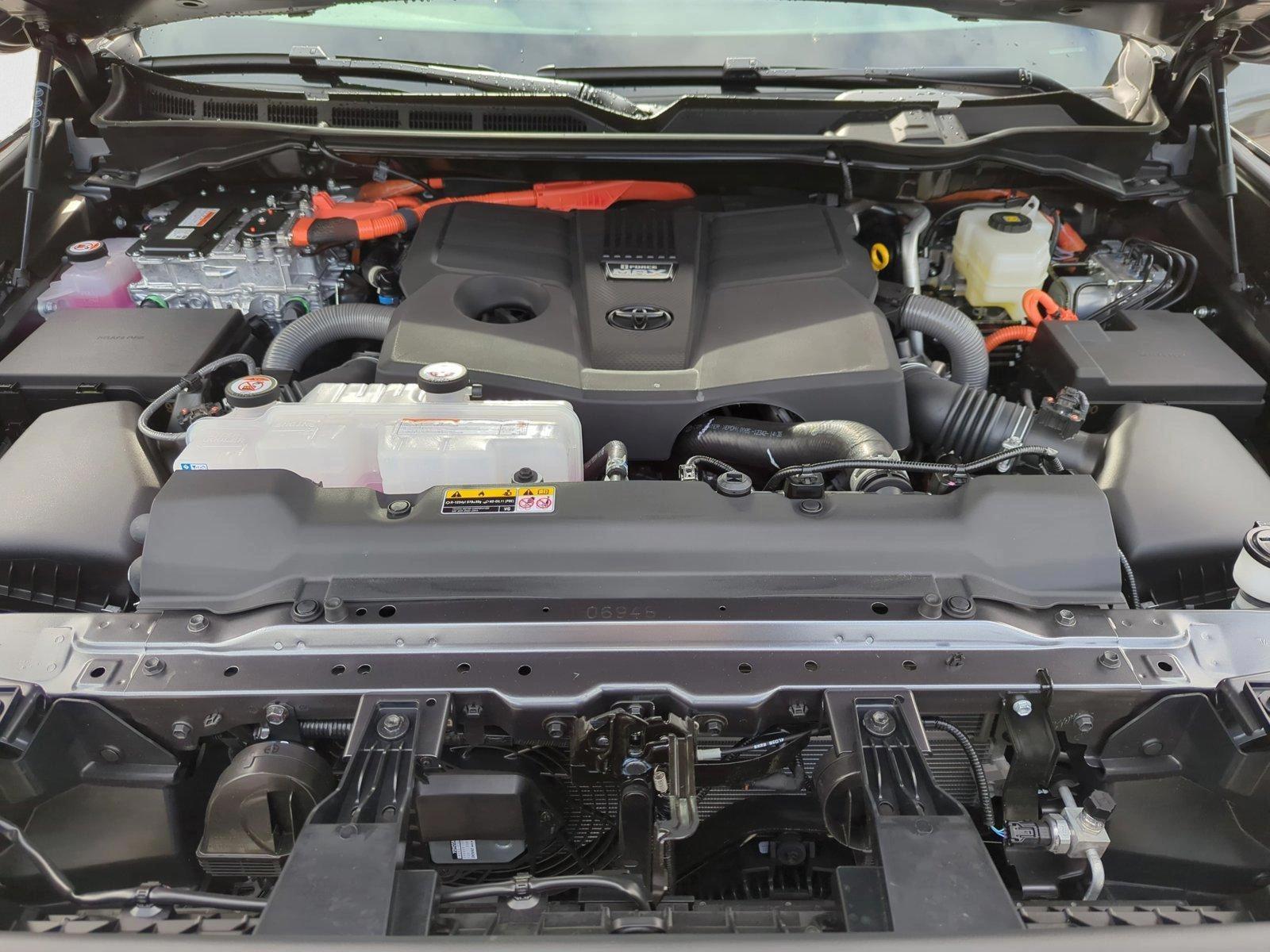 2025 Toyota Tundra Platinum - Photo 17