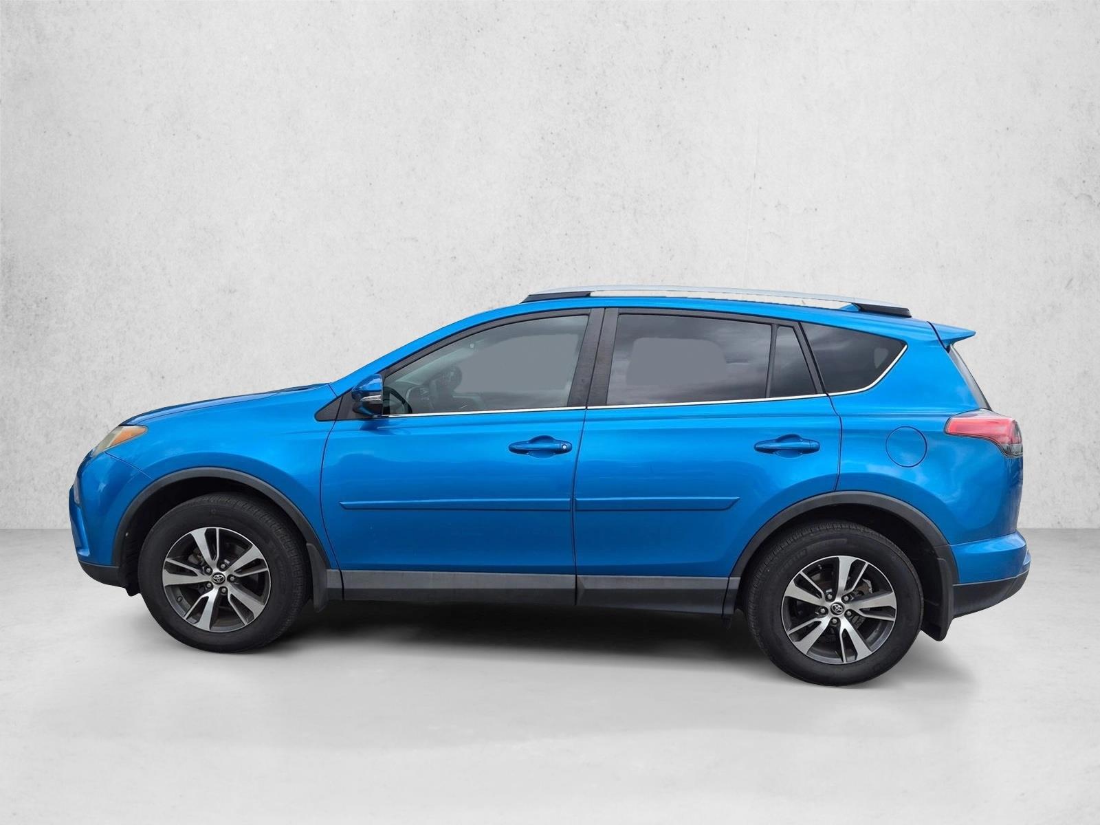 Thumbnail: 2017 Toyota RAV4 - 2