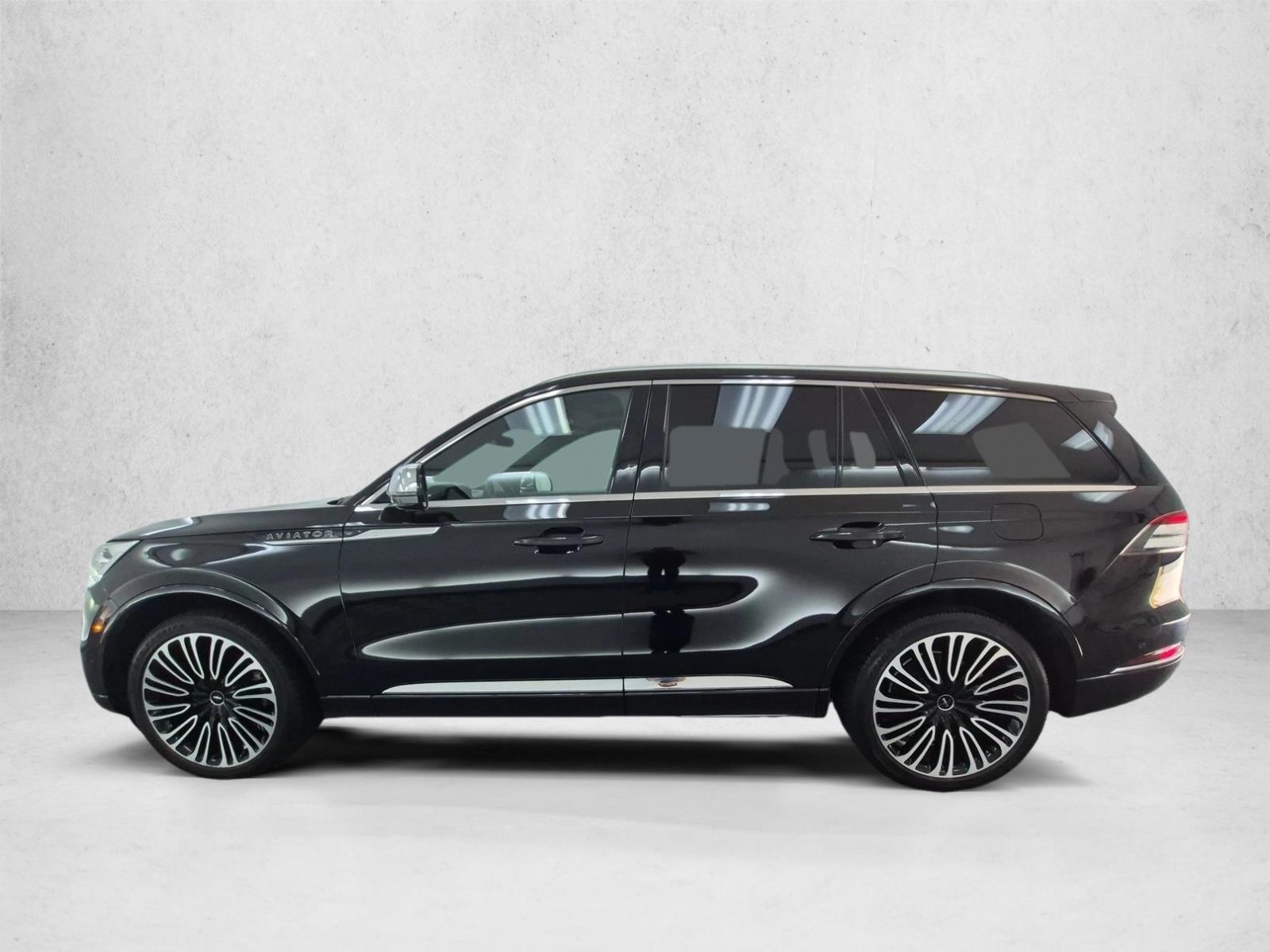 Thumbnail: 2022 Lincoln Aviator - 2