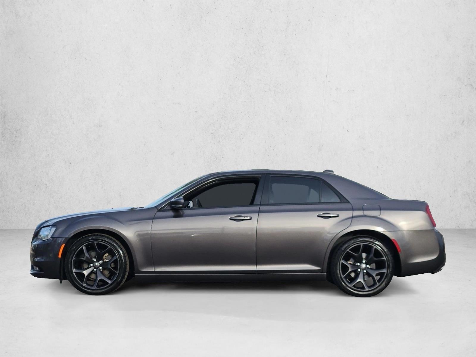 Thumbnail: 2021 Chrysler 300 - 3