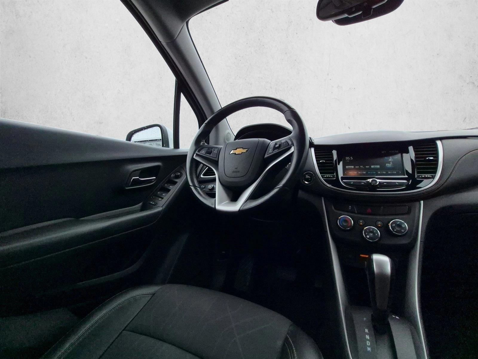 Thumbnail: 2017 Chevrolet Trax - 4