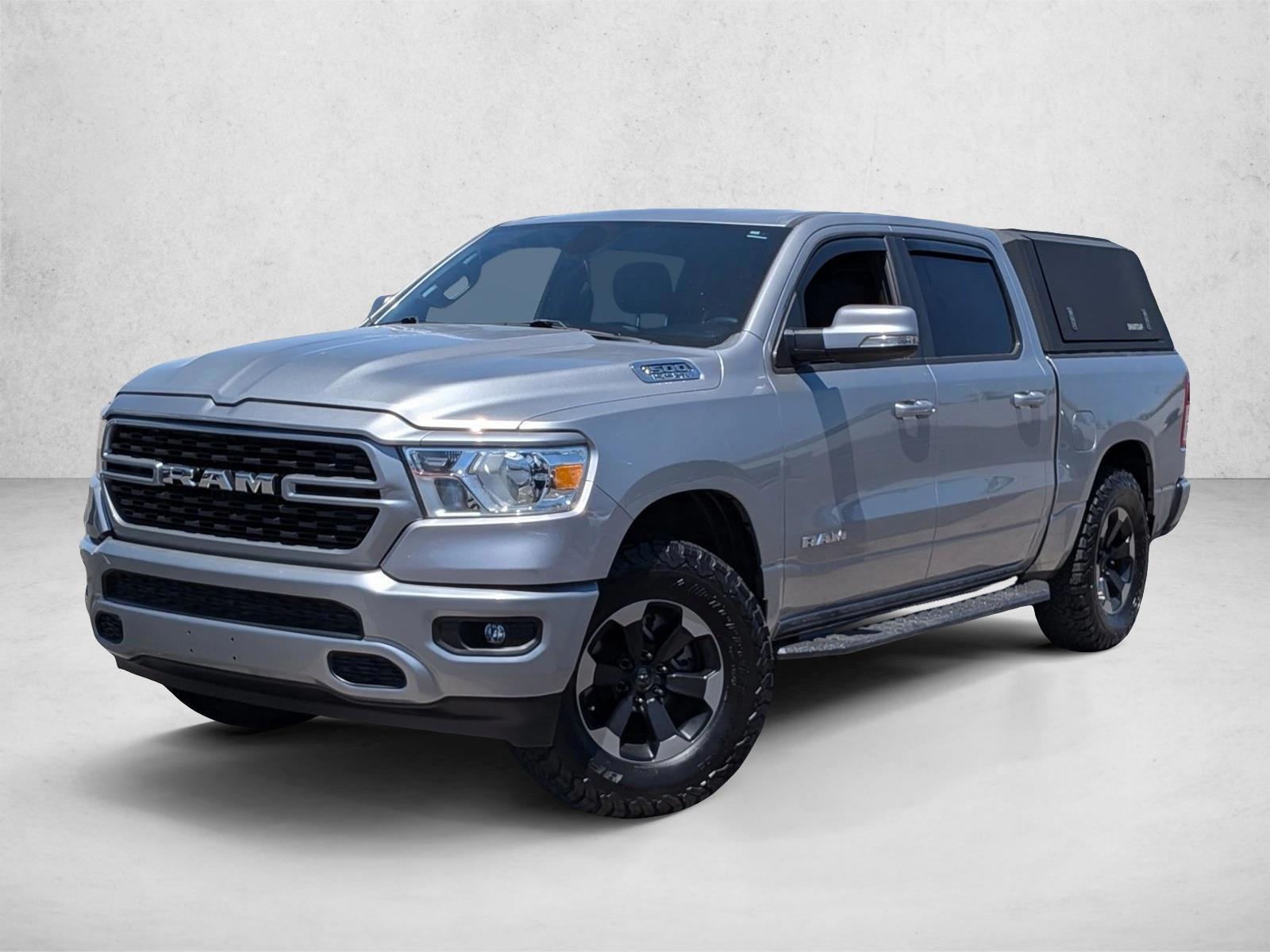 2022 RAM 1500 Big Horn/Lone Star 4x4 Crew Cab 5'7's photo