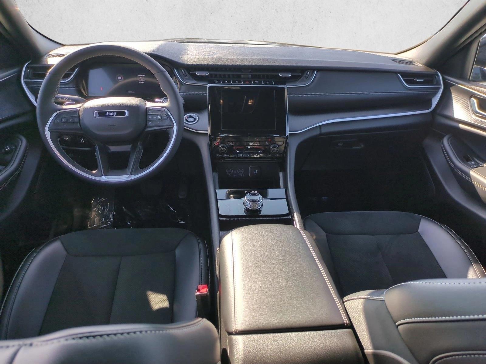 Thumbnail: 2025 Jeep Grand Cherokee - 3