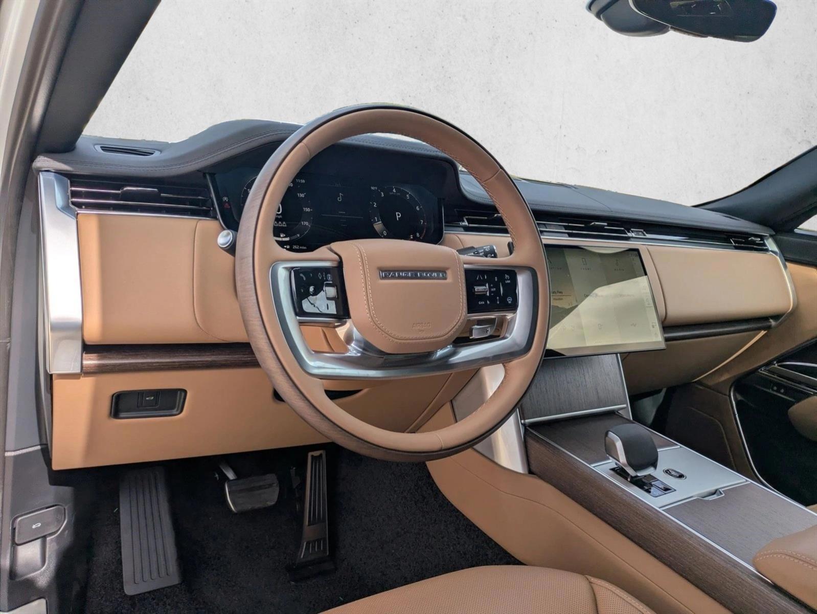 Thumbnail: 2025 Land Rover Range Rover - 3