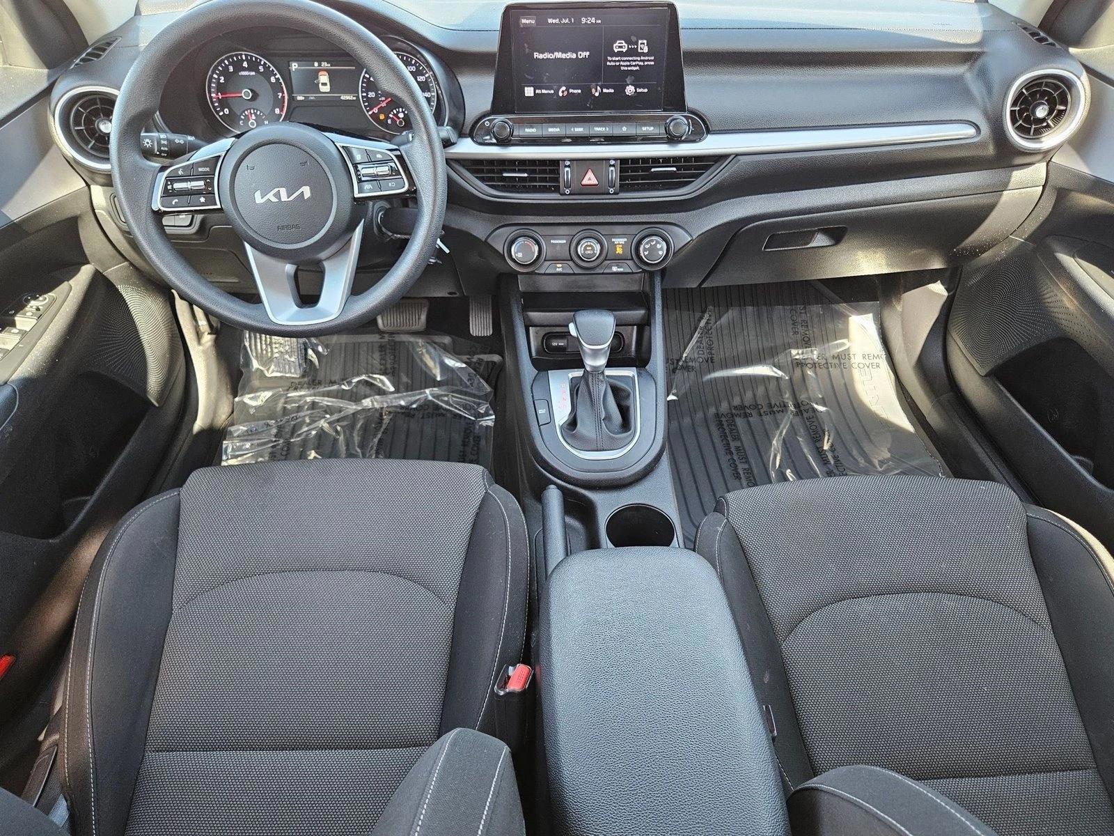 Thumbnail: 2024 Kia Forte - 4