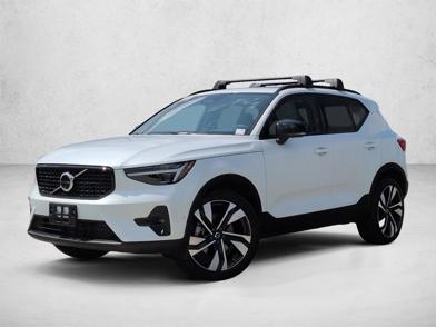 2026 Volvo XC40