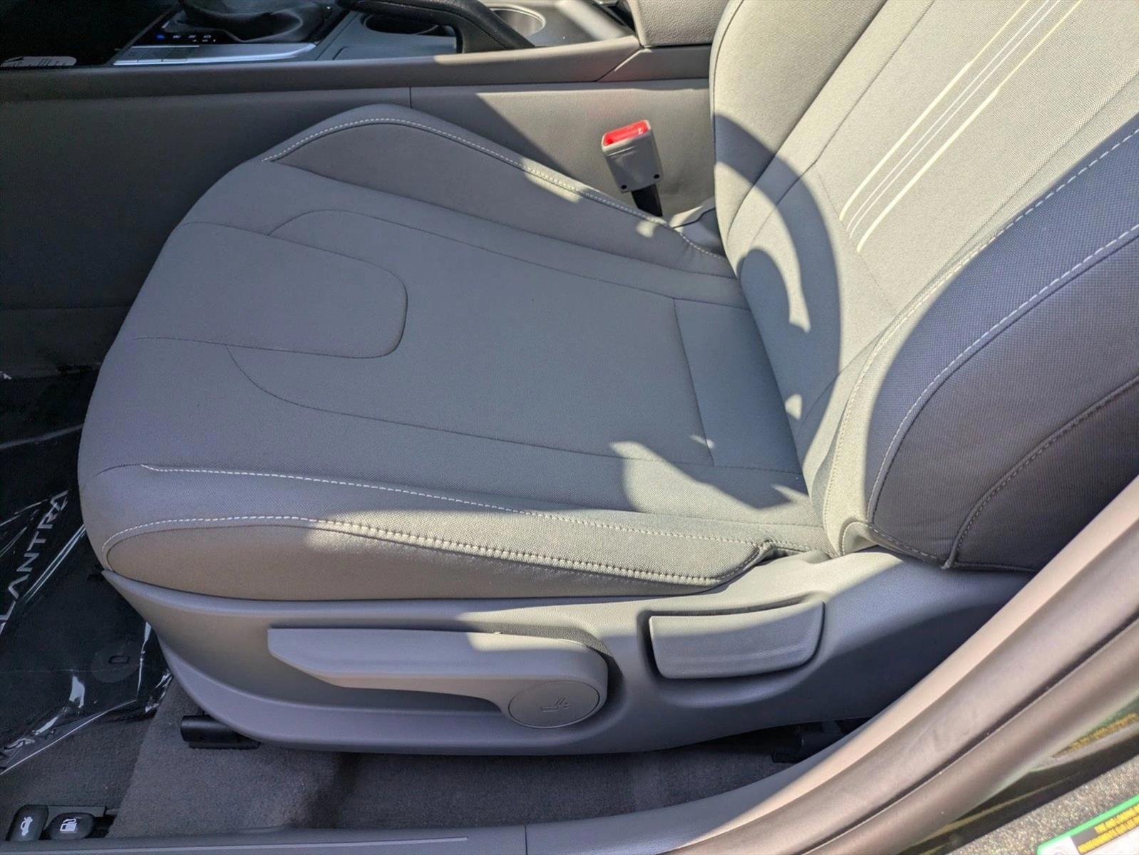Thumbnail: 2026 Hyundai Elantra - 4