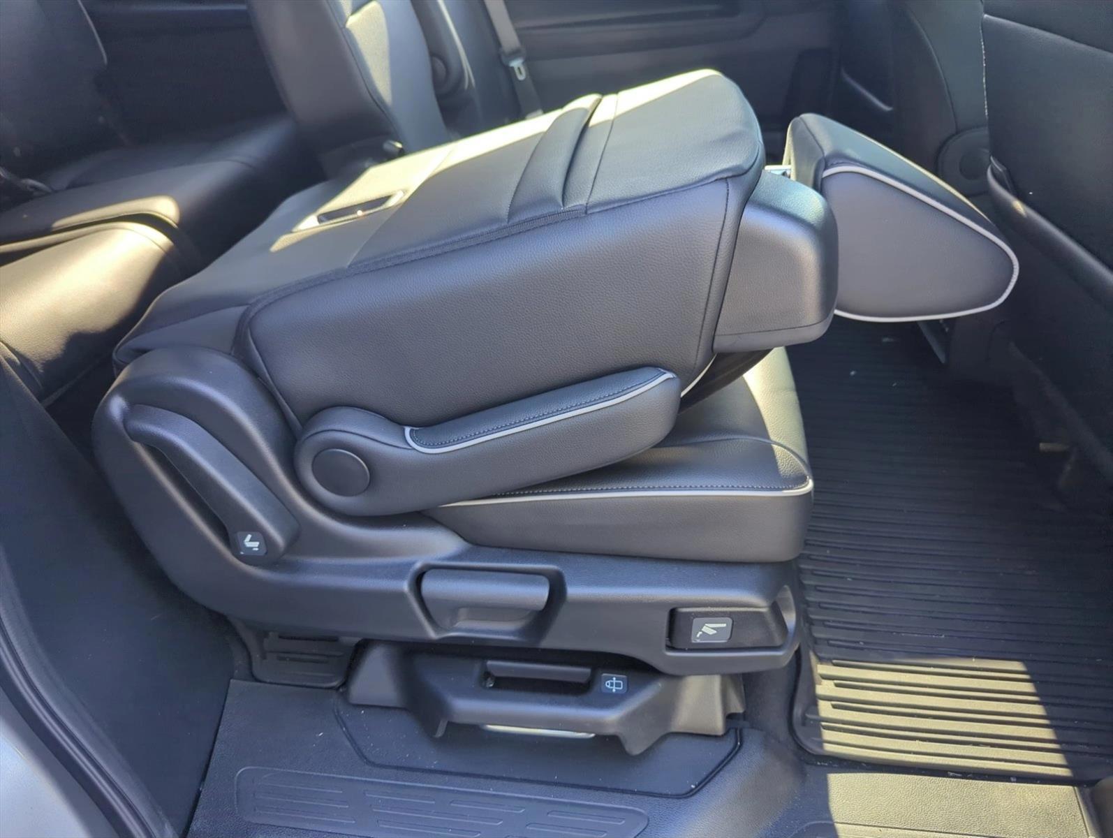 Thumbnail: 2026 Honda Odyssey - 3