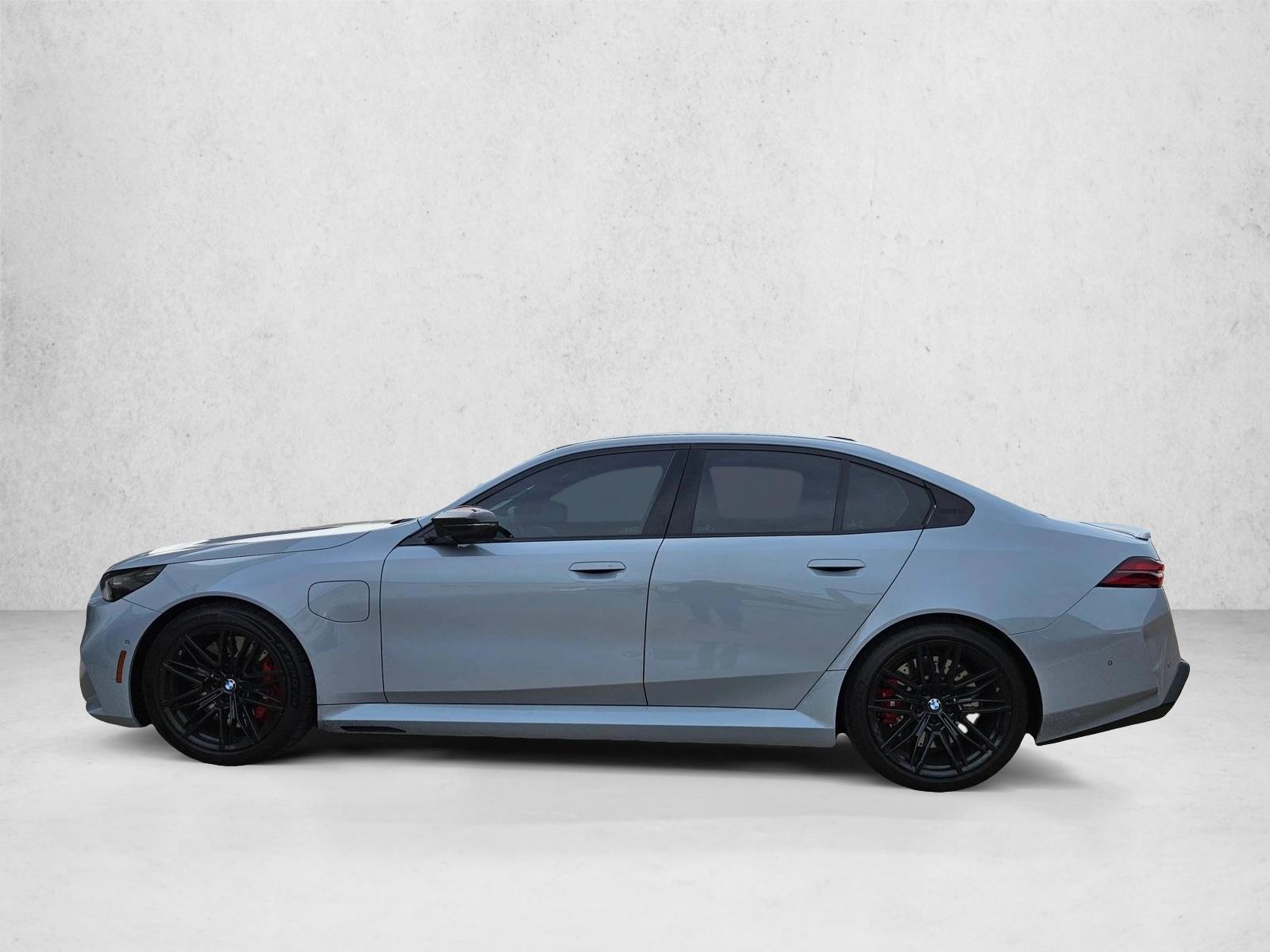 Thumbnail: 2026 BMW M5 - 2