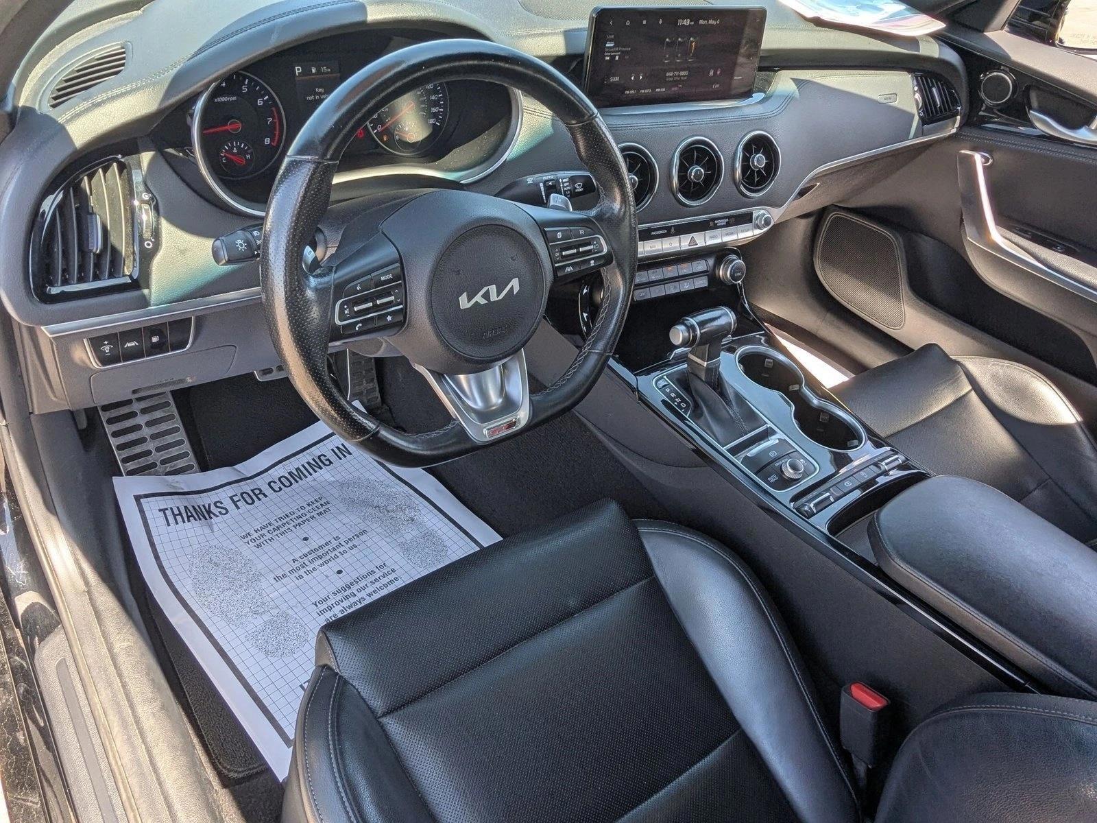 Thumbnail: 2022 Kia Stinger - 3