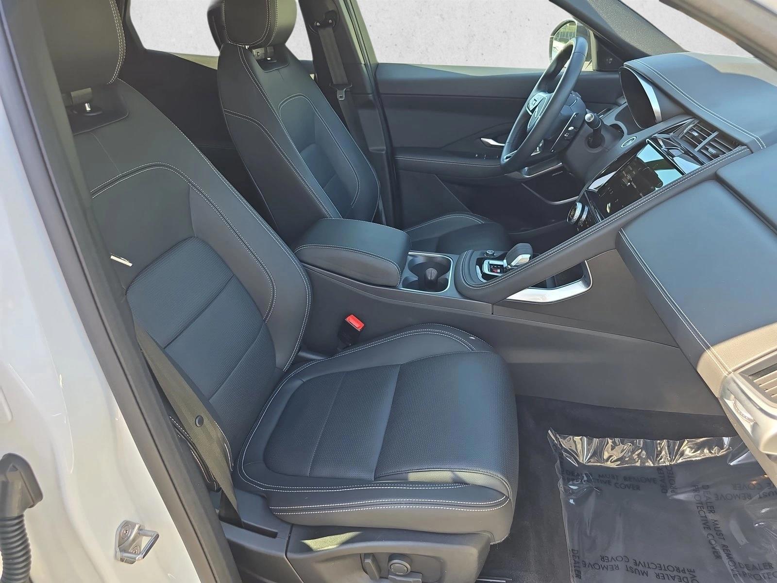 2024 Jaguar E-Pace R-DYNAMIC SE - Photo 10