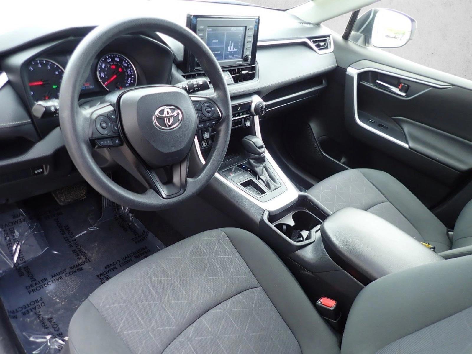 Thumbnail: 2021 Toyota RAV4 - 3