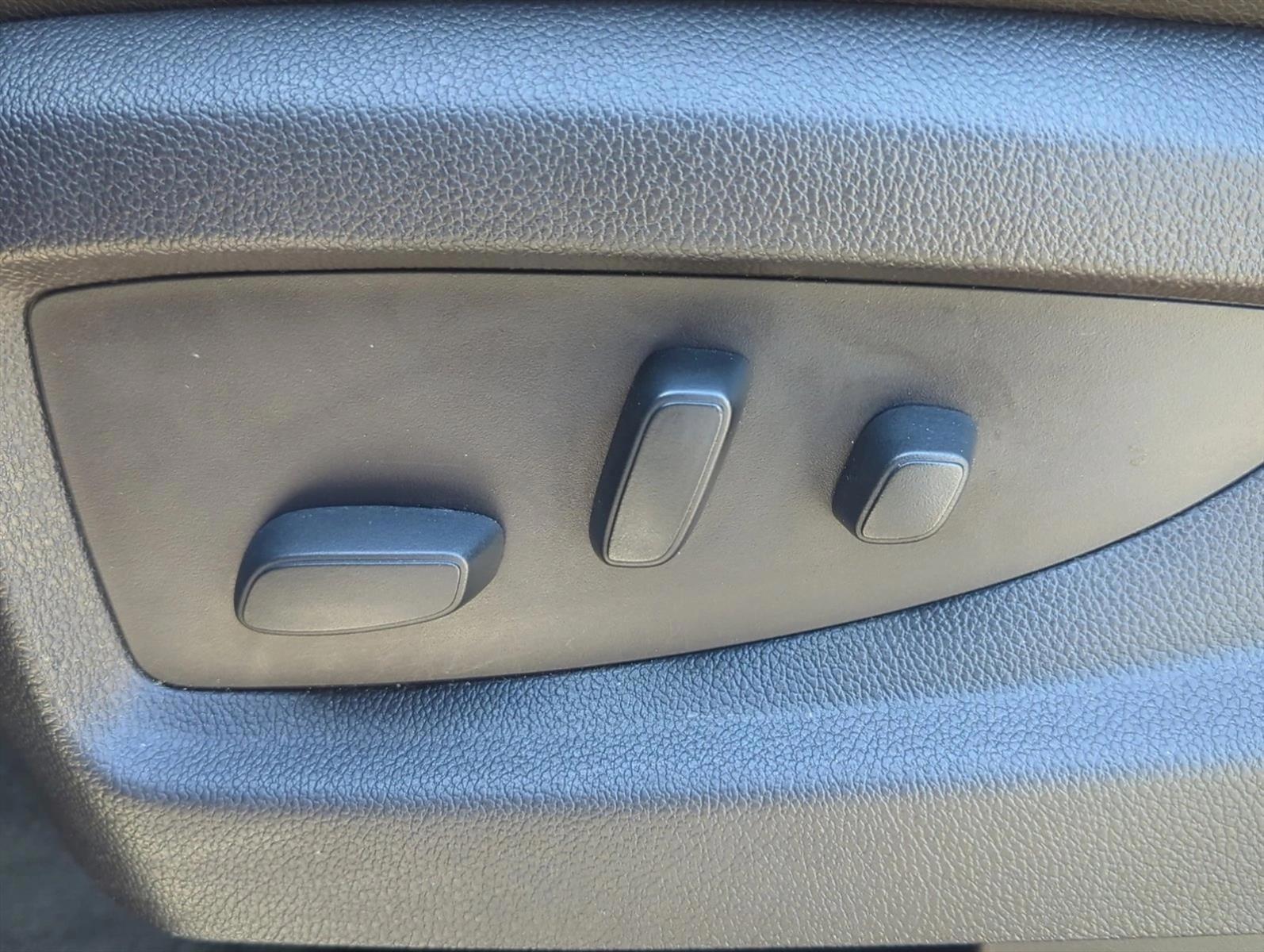 Thumbnail: 2016 Chevrolet Tahoe - 3