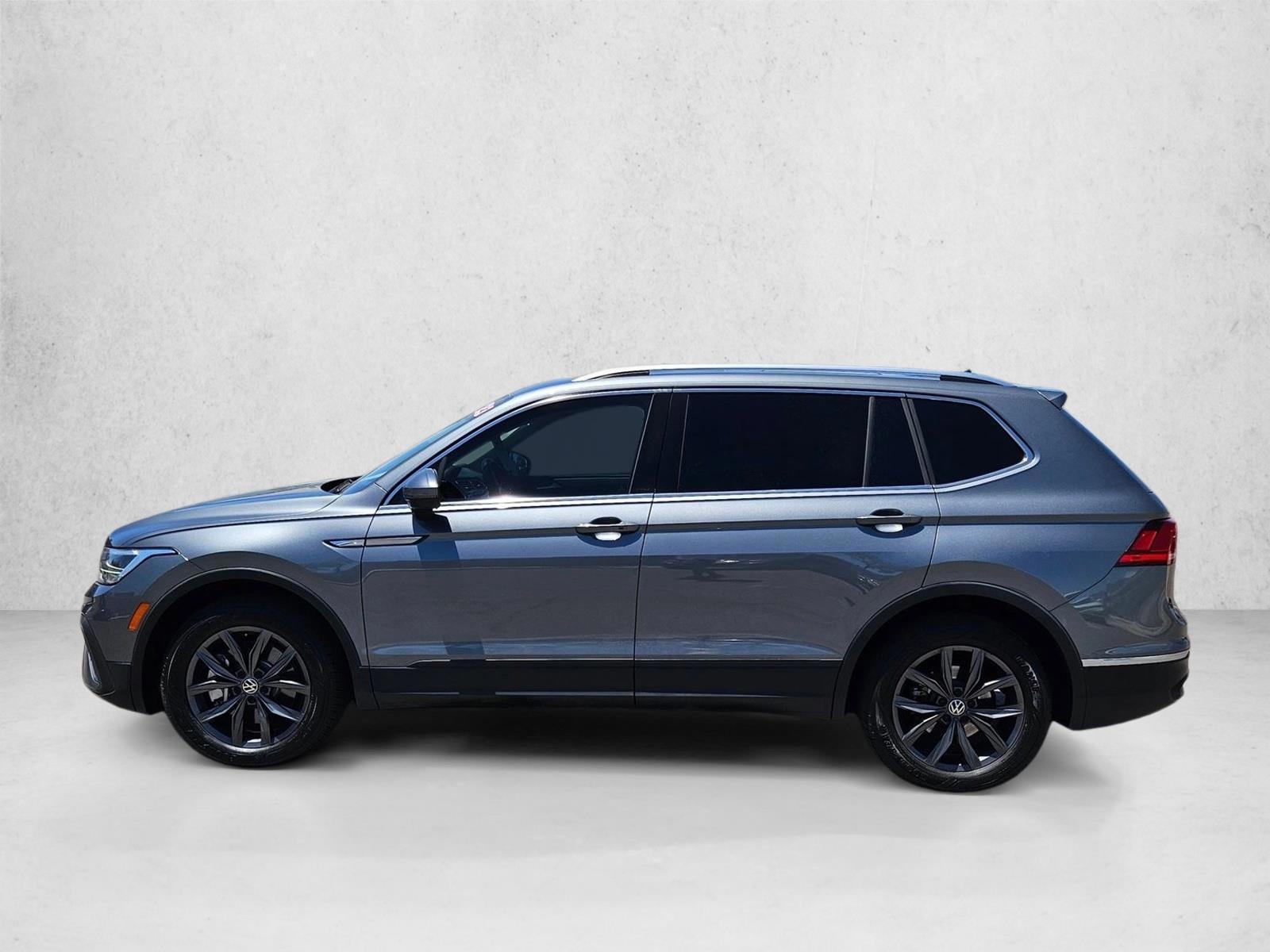 Thumbnail: 2023 Volkswagen Tiguan - 2