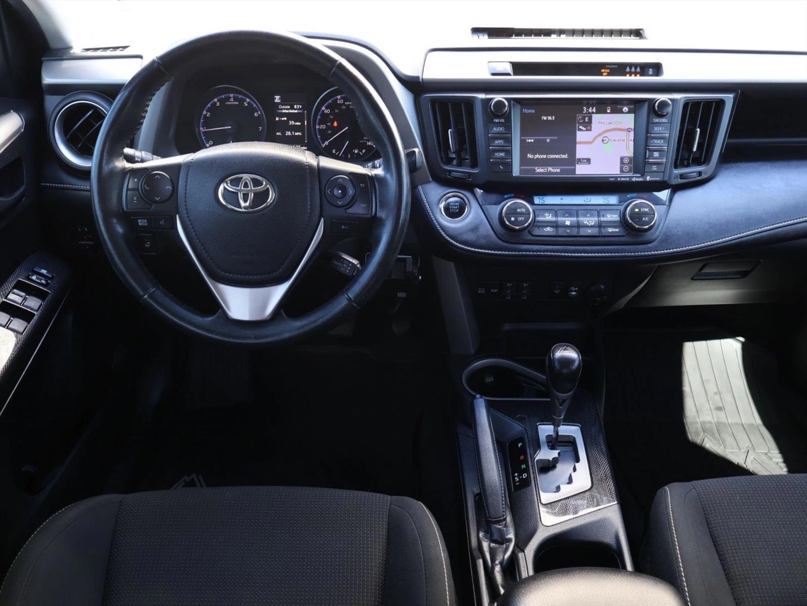 Thumbnail: 2018 Toyota RAV4 - 4