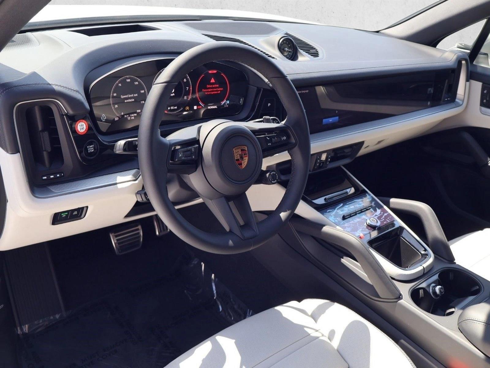 Thumbnail: 2026 Porsche Cayenne - 3