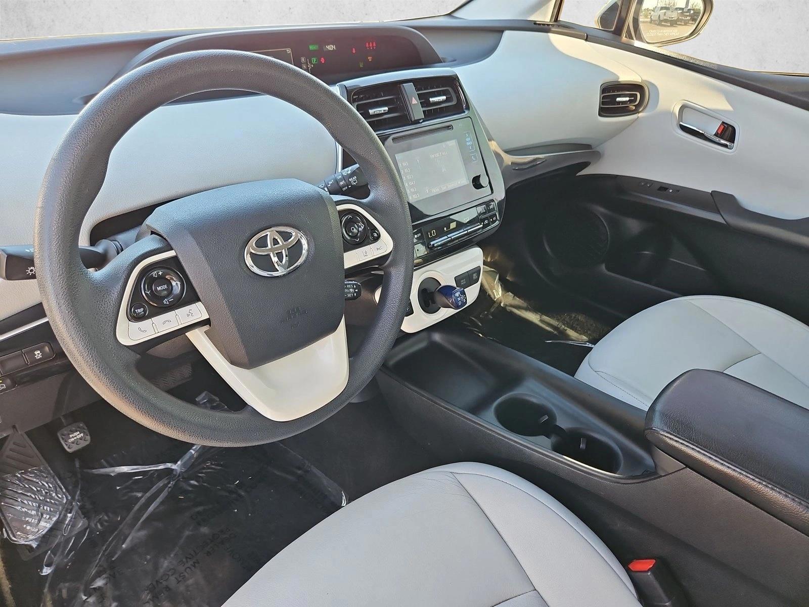 Thumbnail: 2017 Toyota Prius - 3