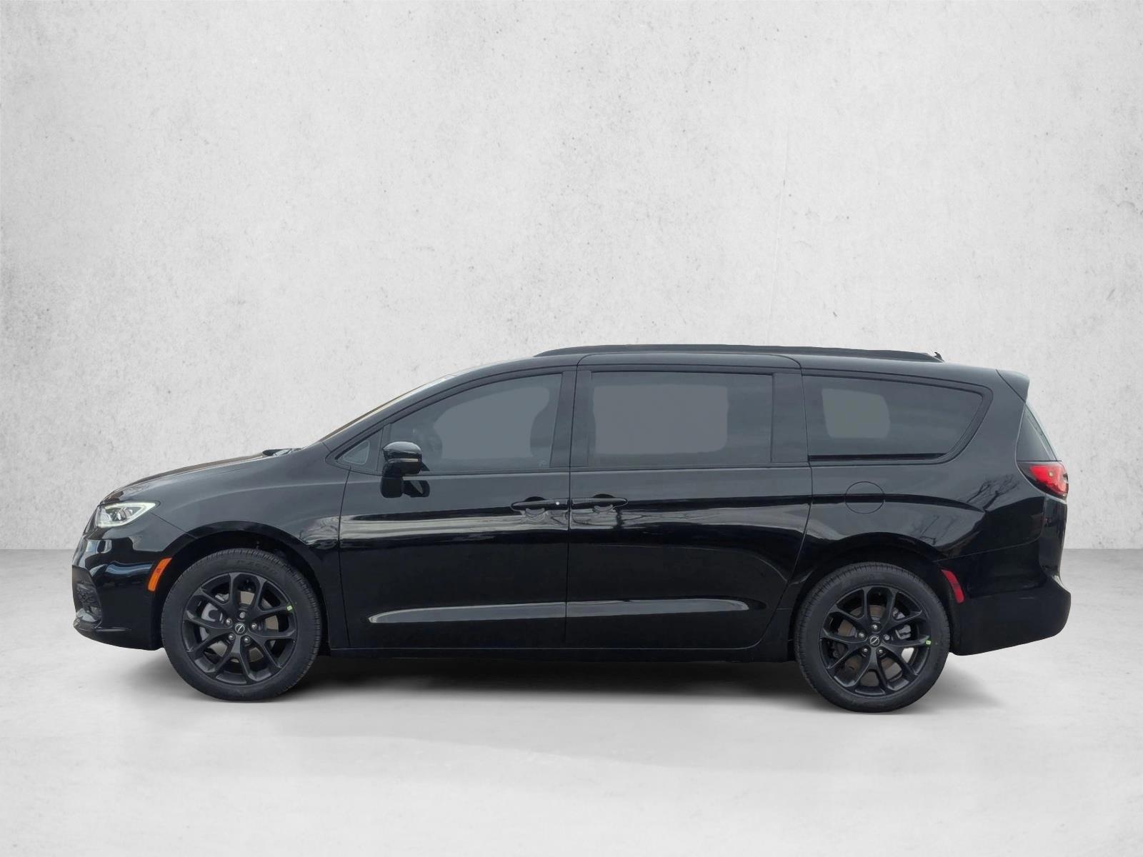 Thumbnail: 2026 Chrysler Pacifica - 2