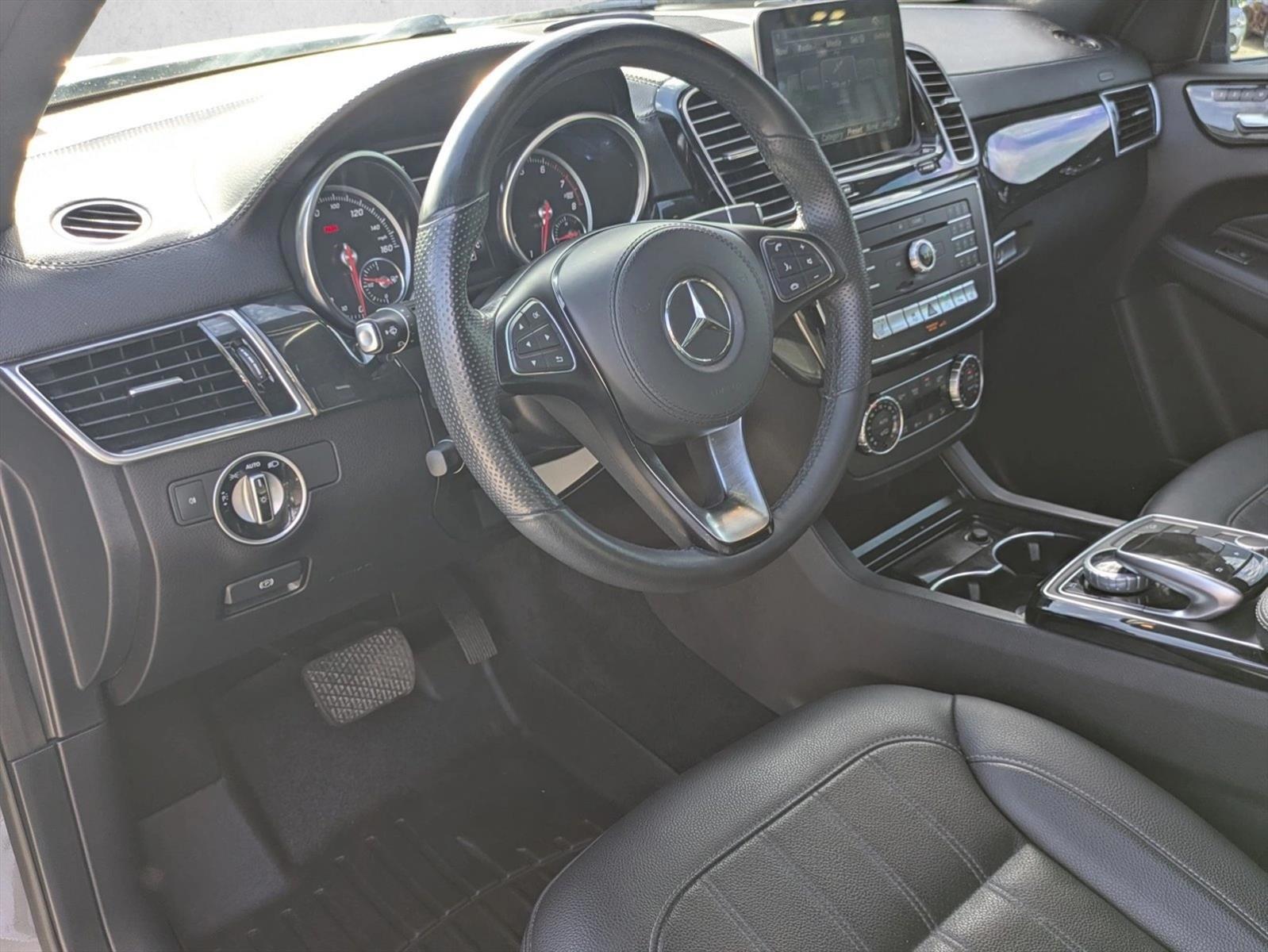 Thumbnail: 2018 Mercedes-Benz GLS - 3