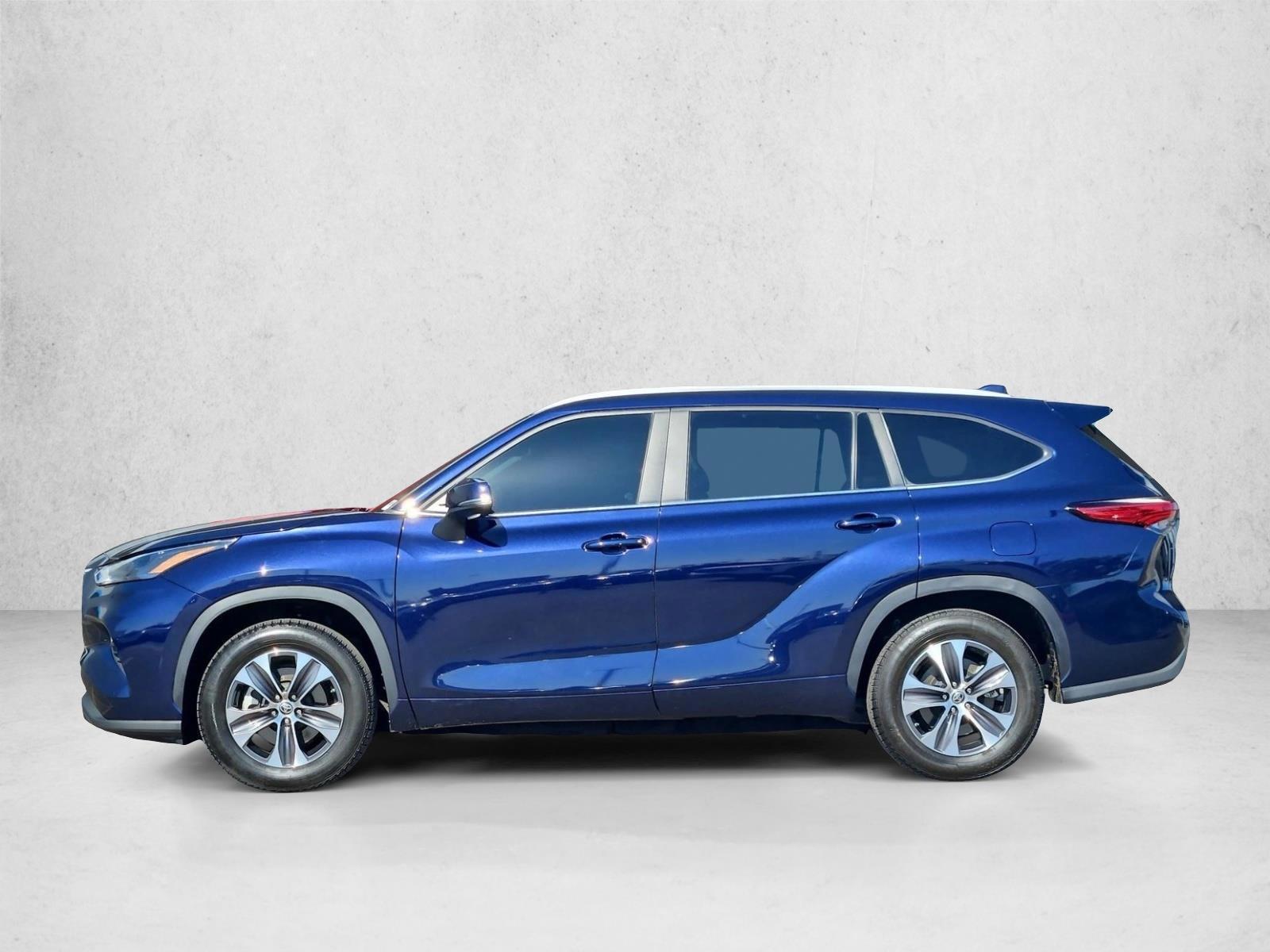 Thumbnail: 2023 Toyota Highlander - 3