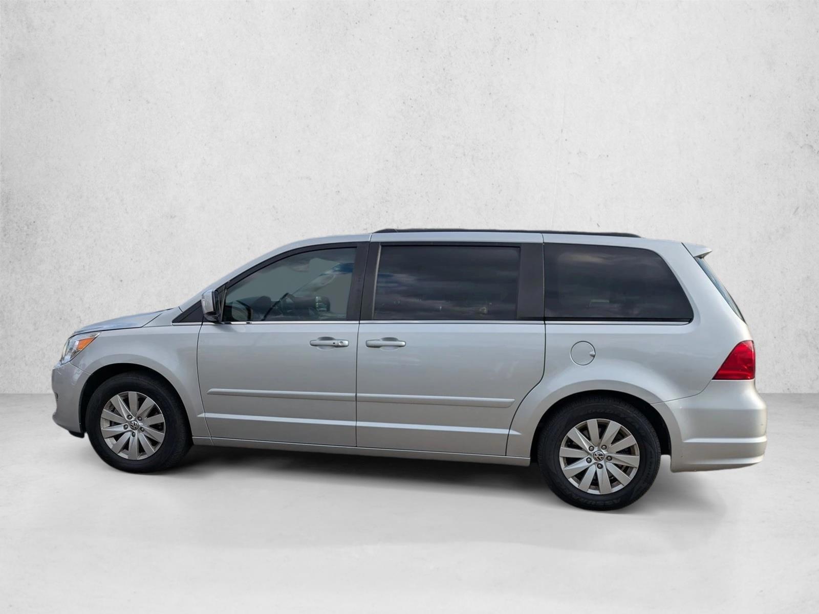 Thumbnail: 2012 Volkswagen Routan - 2