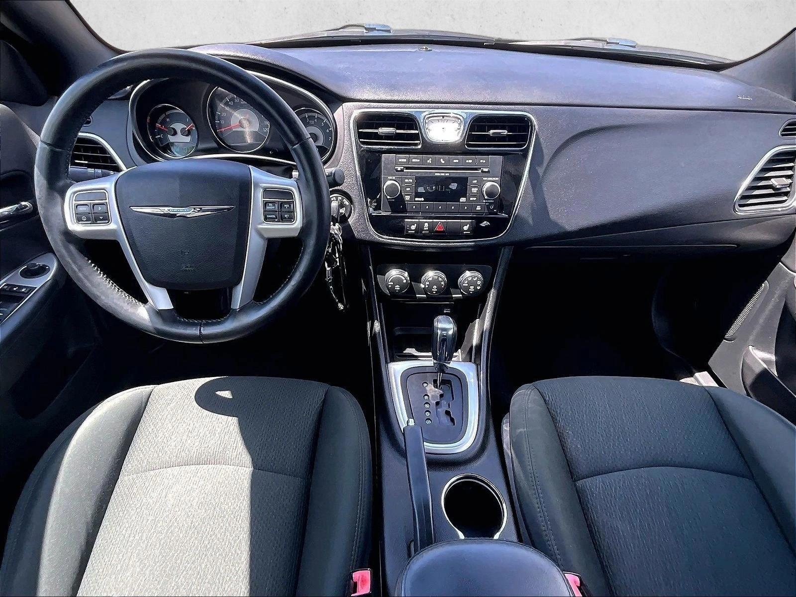 Thumbnail: 2011 Chrysler 200 - 4